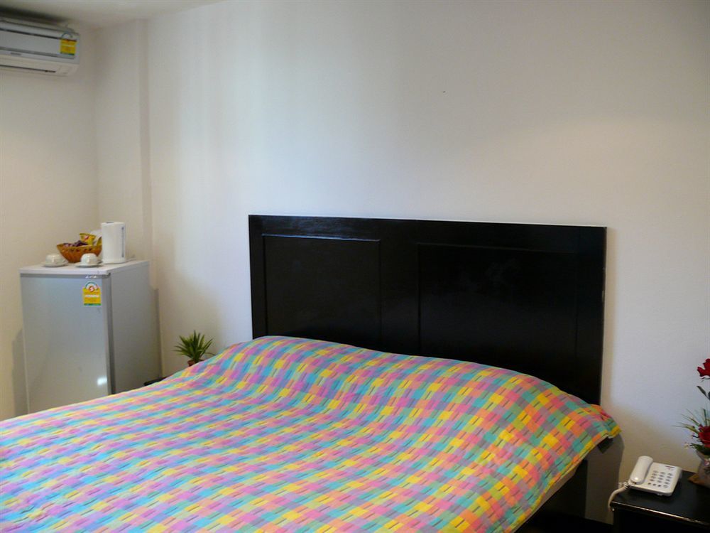 Aquarius Gay Pensión&Sauna Patong Exterior foto